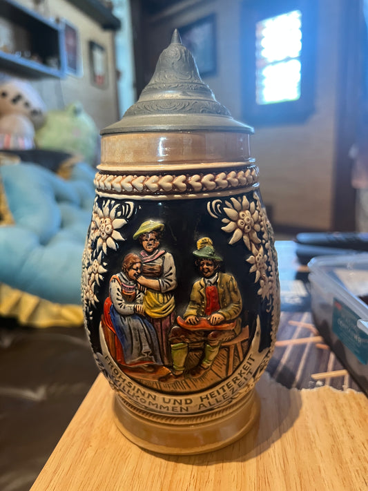 Vintage Frohsinn Und Heiterkeit
Willkommen Allezeit E. Bay Germany
Lidded Stein